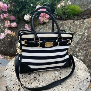 Michael Kors shoulder bag, Y2K. Used but no use for it, needs a good home!